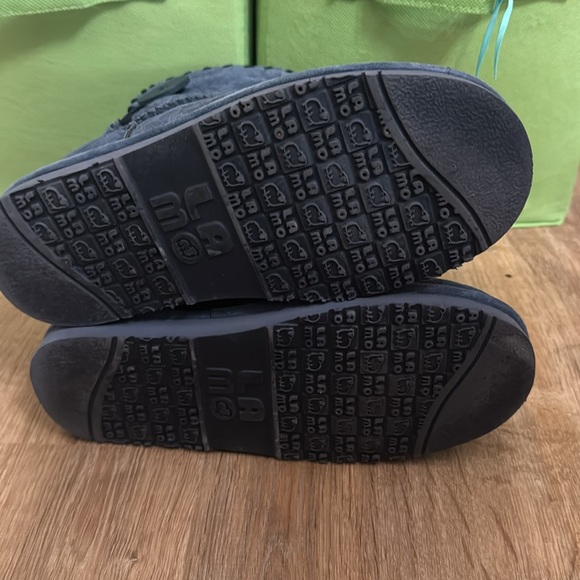 Lamo faux fur lined boots - Picture 3 of 5